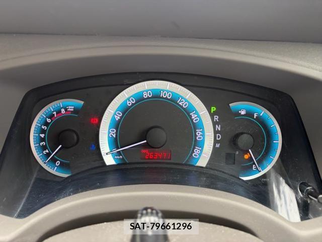 Toyota ISIS 2010-02 8829577-7