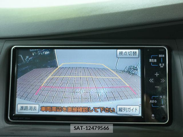 Toyota ISIS 2009-11 8829575-9