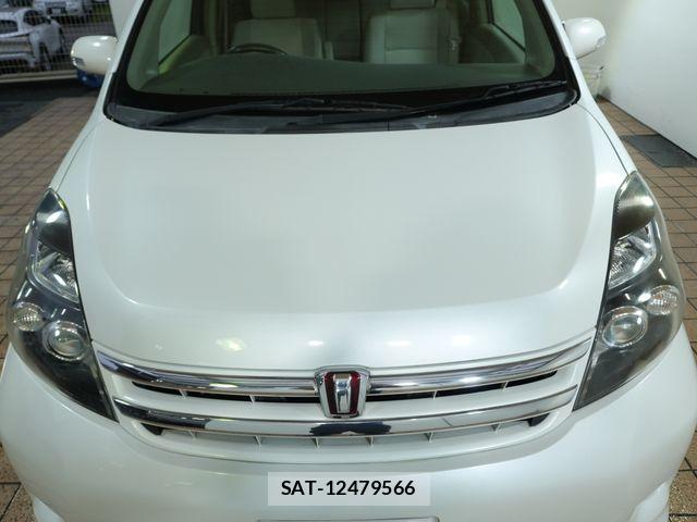 Toyota ISIS 2009-11 8829575-14