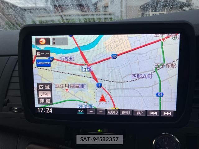 Toyota ISIS 2016-01 8849400-10