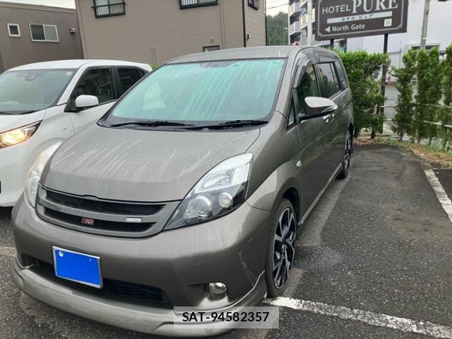Toyota ISIS 2016-01 8849400-1