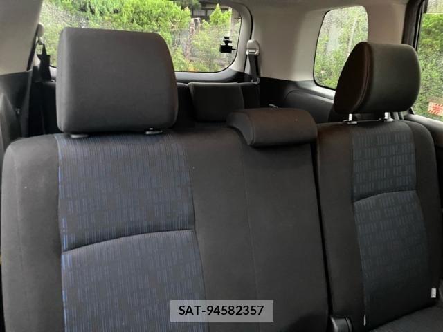Toyota ISIS 2016-01 8849400-19