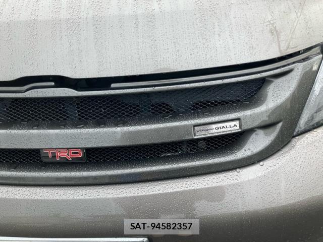 Toyota ISIS 2016-01 8849400-21