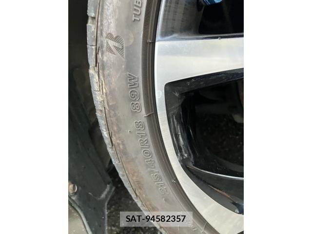 Toyota ISIS 2016-01 8849400-5