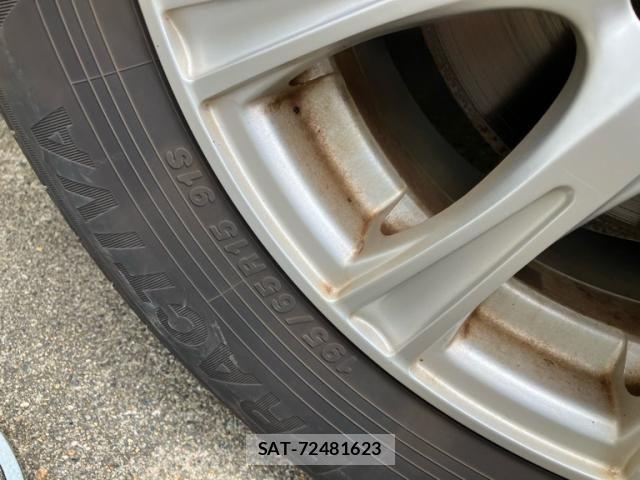 Toyota ISIS 2006-03 8880184-9