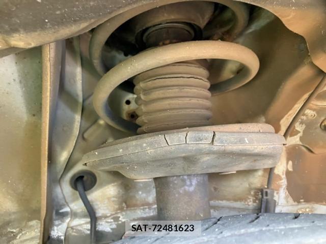 Toyota ISIS 2006-03 8880184-10