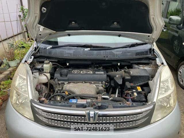 Toyota ISIS 2006-03 8880184-18