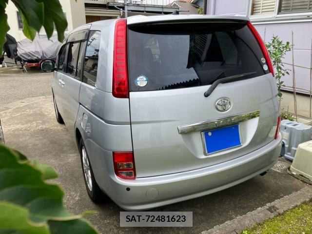 Toyota ISIS 2006-03 8880184-3