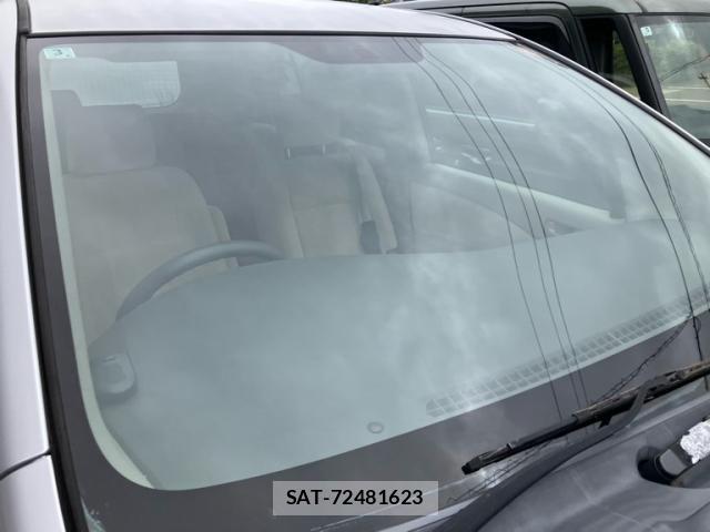 Toyota ISIS 2006-03 8880184-6