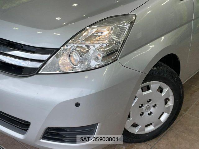 Toyota ISIS 2014-08 8883756-12
