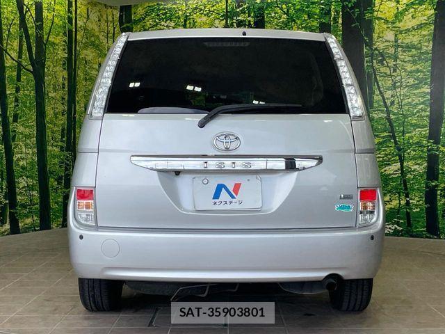 Toyota ISIS 2014-08 8883756-15
