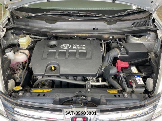 Toyota ISIS 2014-08 8883756-18