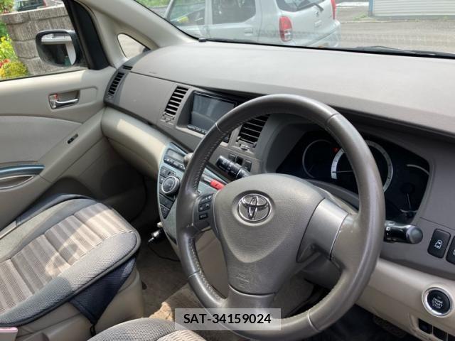 Toyota ISIS 2009-11 7058953-9