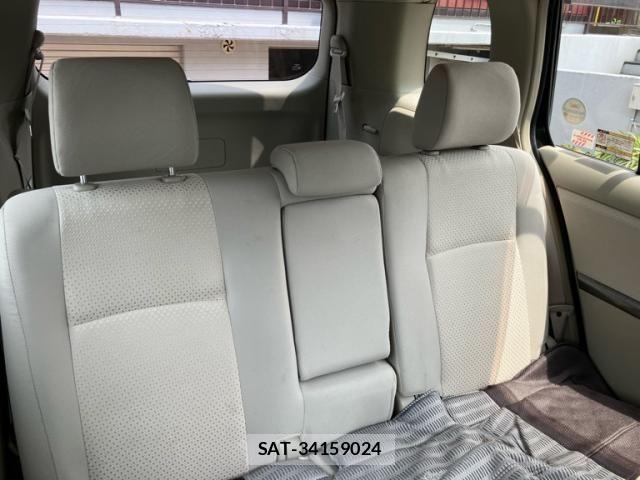 Toyota ISIS 2009-11 7058953-11