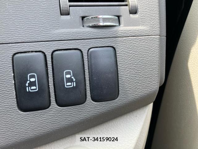 Toyota ISIS 2009-11 7058953-16
