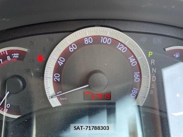 Toyota ISIS 2012-08 7219969-29