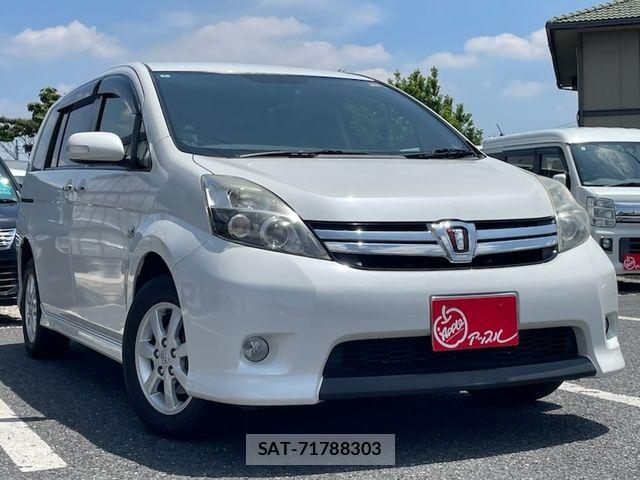 Toyota ISIS 2012-08 7219969-3