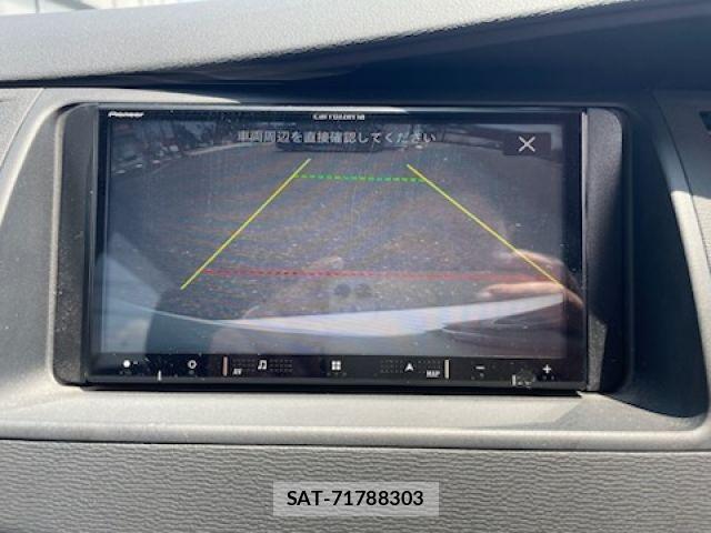 Toyota ISIS 2012-08 7219969-8