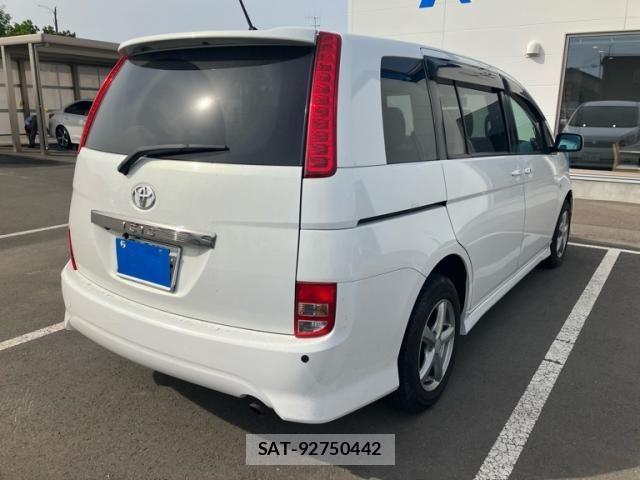 Toyota ISIS 2006-01 7251108-1