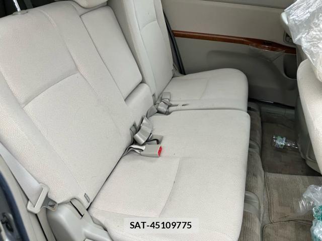 Toyota ISIS 2010-01 7327615-12