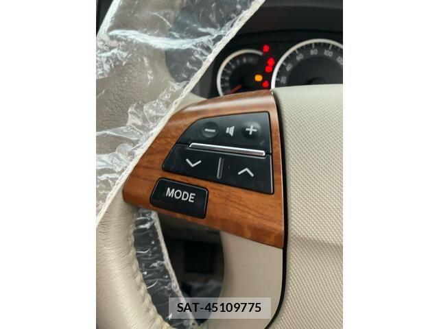 Toyota ISIS 2010-01 7327615-16