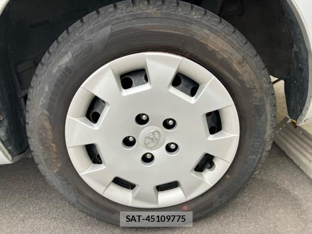 Toyota ISIS 2010-01 7327615-3