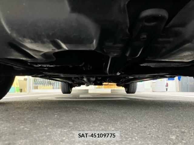 Toyota ISIS 2010-01 7327615-6