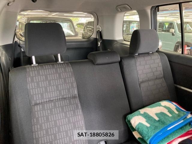 Toyota ISIS 2011-07 7392447-9