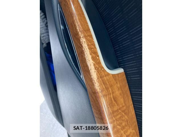 Toyota ISIS 2011-07 7392447-17