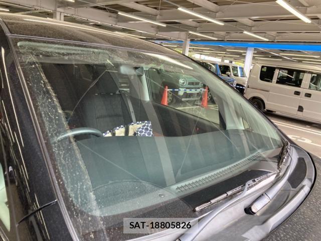 Toyota ISIS 2011-07 7392447-2