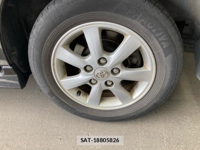 Toyota ISIS 2011-07 7392447-5