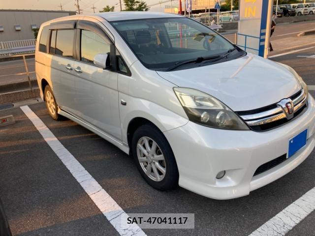 Toyota ISIS 2011-08 7454987-1