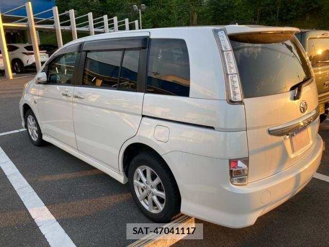 Toyota ISIS 2011-08 7454987-3