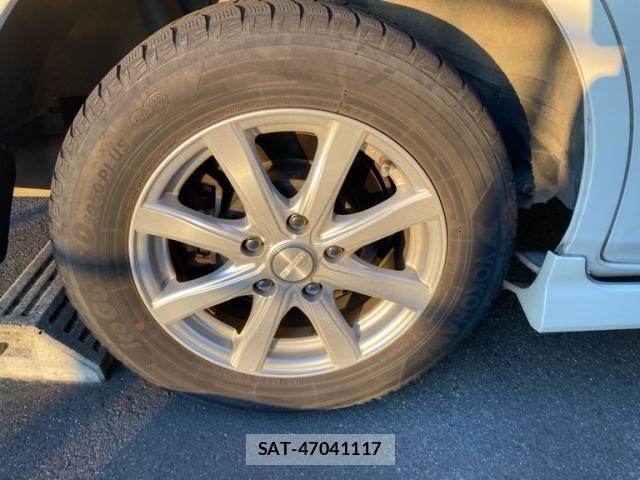 Toyota ISIS 2011-08 7454987-5