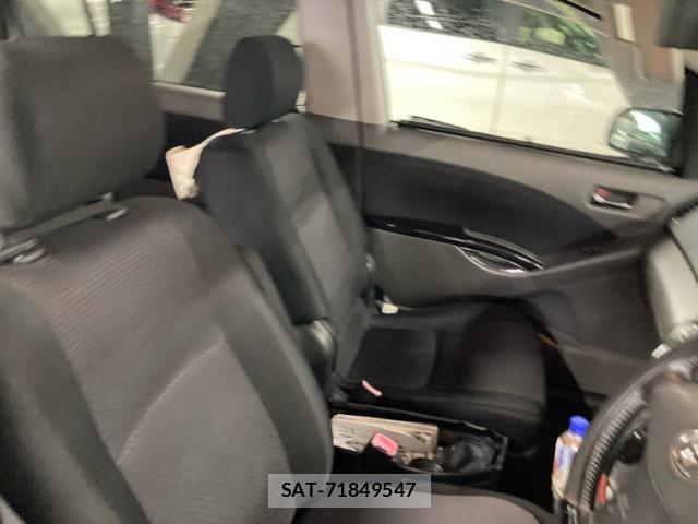 Toyota ISIS 2006-07 7617204-12
