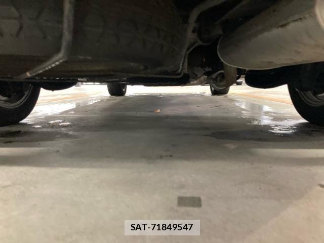 Toyota ISIS 2006-07 7617204-16