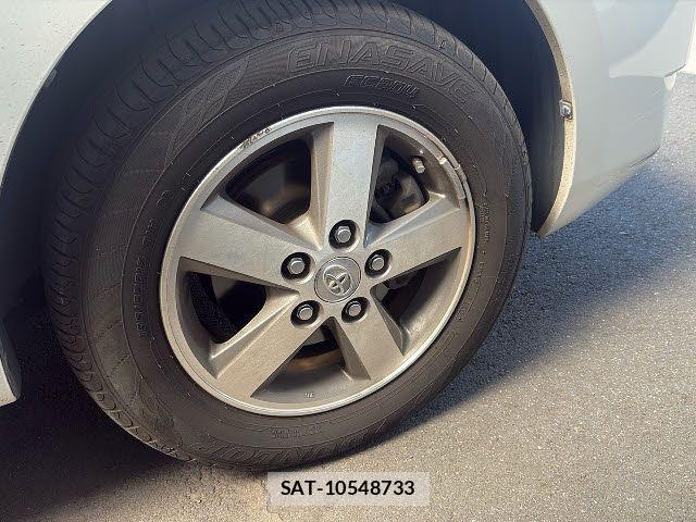 Toyota ISIS 2005-03 7724353-4