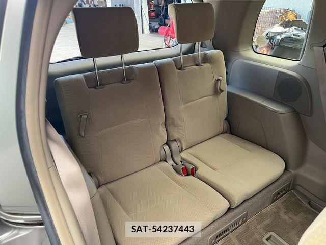 Toyota ISIS 2013-06 7724354-5