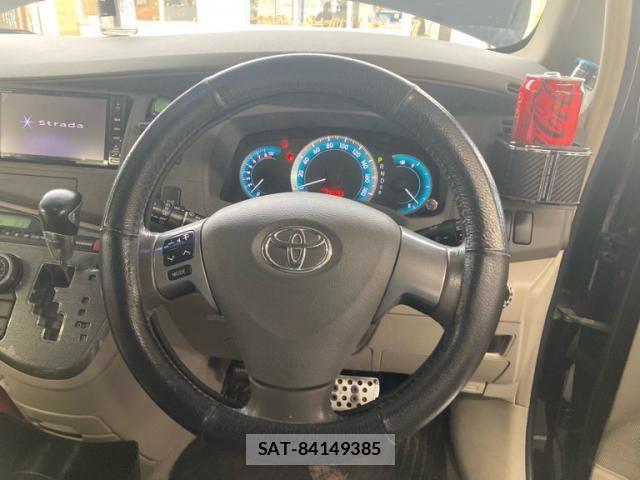 Toyota ISIS 2009-11 8036099-10