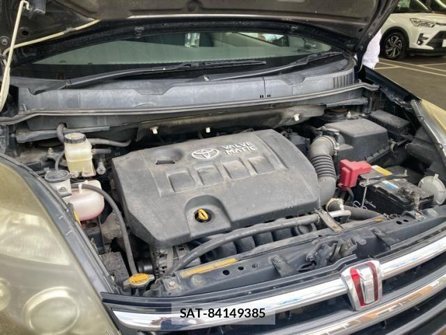 Toyota ISIS 2009-11 8036099-8