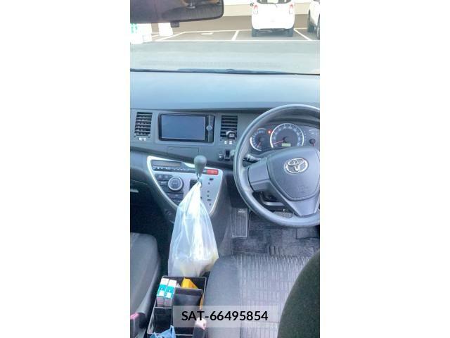 Toyota ISIS 2012-12 8074122-11