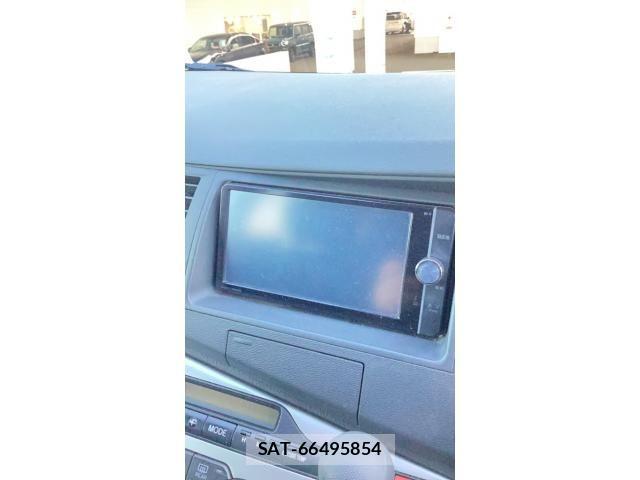 Toyota ISIS 2012-12 8074122-14