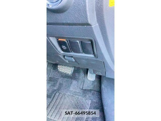 Toyota ISIS 2012-12 8074122-17