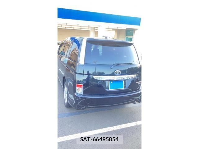 Toyota ISIS 2012-12 8074122-1