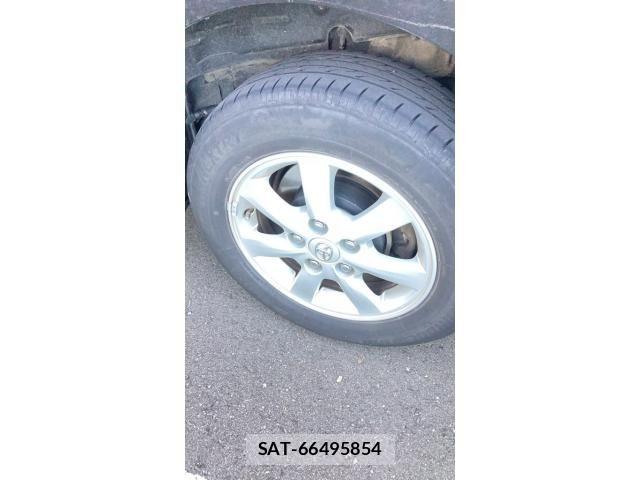 Toyota ISIS 2012-12 8074122-2