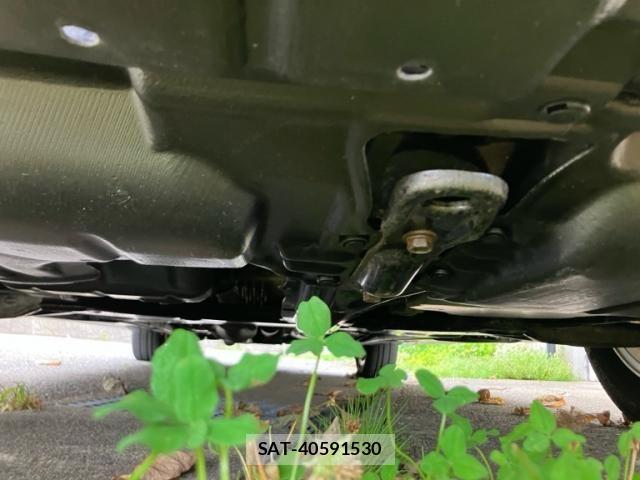 Toyota ISIS 2010-04 8099748-9