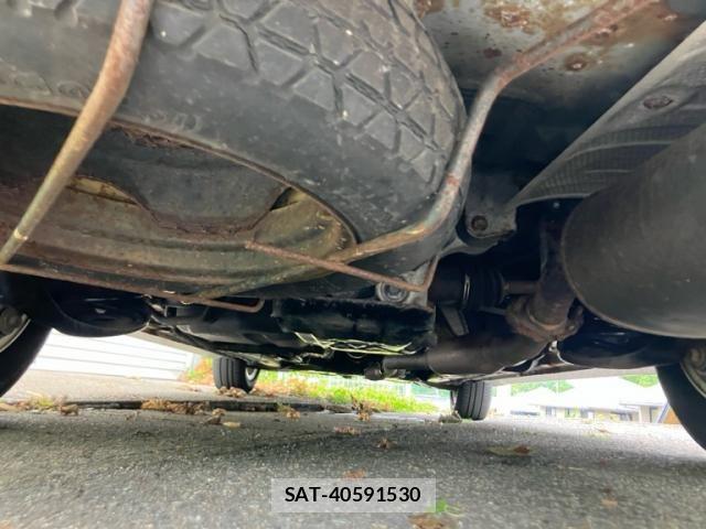 Toyota ISIS 2010-04 8099748-10
