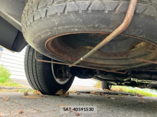 Toyota ISIS 2010-04 8099748-11