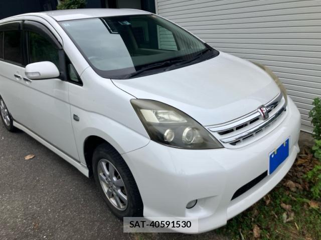 Toyota ISIS 2010-04 8099748-1
