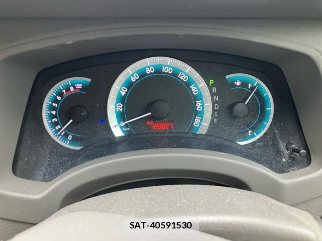 Toyota ISIS 2010-04 8099748-20